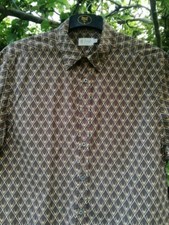 PRINGLE OF SCOTLAND SHORT SLEEVE SHIRT ALL OVER STAG HEAD DESIGN SIZE 16.5 INCH