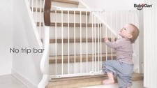 BabyDan FlexiFit Metal Safety Gate – White, Wall-Mounted, 67–105cm – Baby/Pet