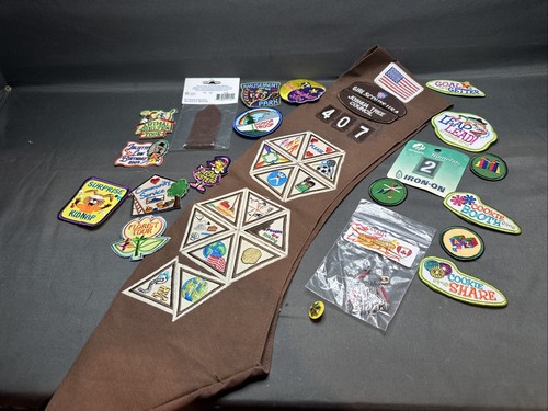 1990 2022 girl scout brownie - girl,