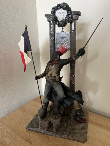 Assassin creed unity statue - creed,