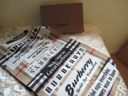 Bnwt luxury burberry london - luxury,