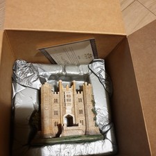 Lilliput Lane.Hampton Court Palace. Rare. Britains Heritage. Excellent Con.