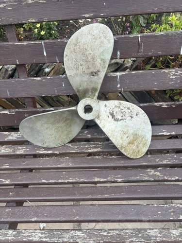 3blade boat propellor - boat,