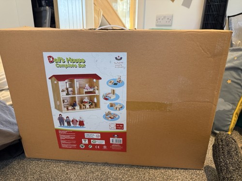 Santoys wooden dolls house - dolls,