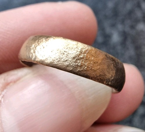 Post medieval ring bronze - post,