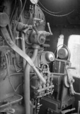 PHOTO  CAB LAYOUT OF GWR LOCO