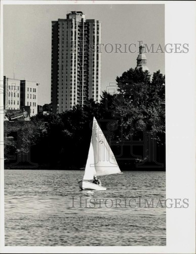 1983 press photo boat - photo, in