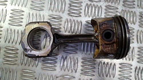 Piston and conrod - ,