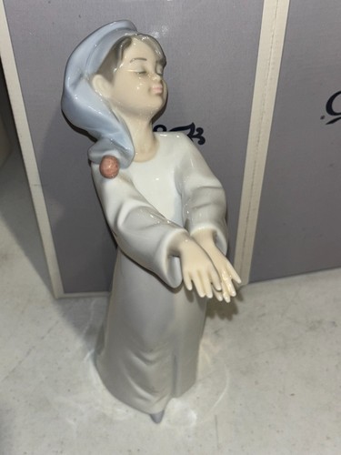 Lladro porcelain statue little - porcelain,