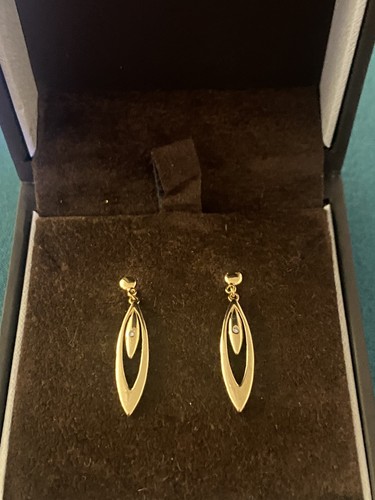 Lovely ernest jones 9ct - ernest,