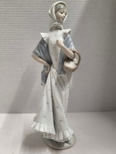 Nao Porcelain Figurine Lady