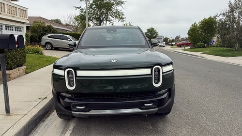 2023 tesla rivian - 2023, r1t