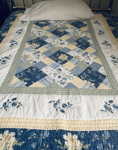 Laura ashley reversible quilt - laura,