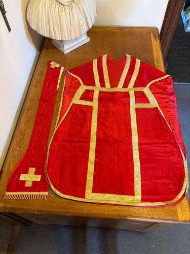Chasuble and stole red - chasuble,