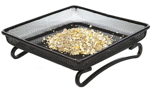 Metal mesh ground feeding tray - ground,