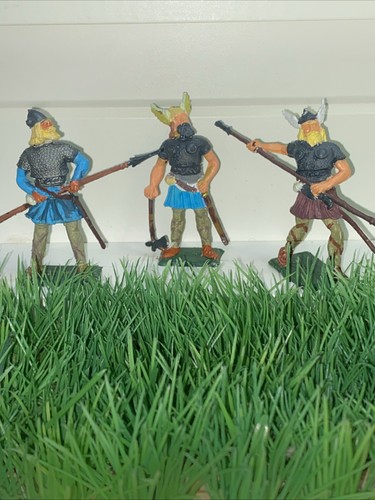 Cherilea toy soldiers hand - soldiers,