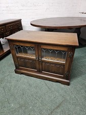 OLD CHARM FURNITURE OAK CORNER TV/MEDIA STAND LEADED LIGHT & LINEN-FOLD DOORS