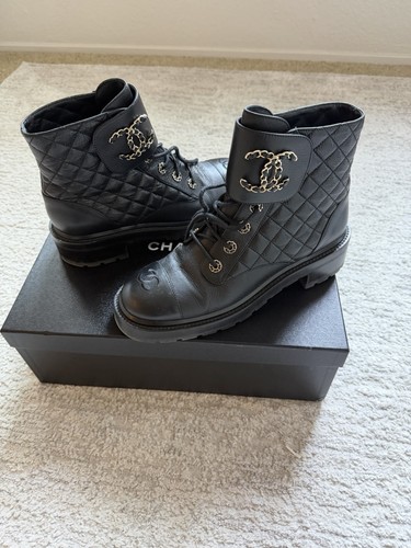 Chanel quilted black - quilted, leather