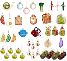 CHRISTMAS TREE BAUBLES HANGING