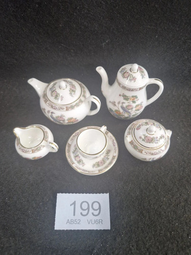 Wedgwood kutani crane - wedgwood,
