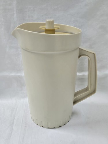 Vintage tupperware plastic - tupperware, jug