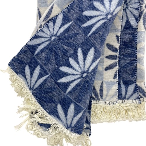 Docofil blue willow throw - blue,