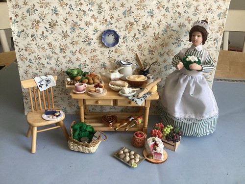 Dolls house scale - house, 1.12.