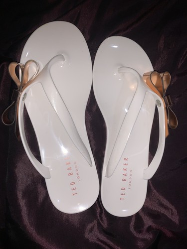 Bnwt ted baker suzzi flip - baker,