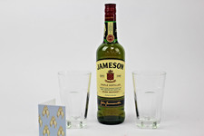 Jameson irish whiskey Gift set, with X2 branded glasses, free bear hug gift tag.