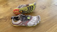 Youth / boy / girl Vibram five fingers Bikila Evo barefoot running shoe.