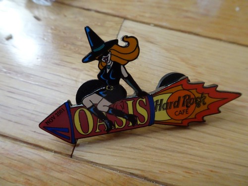 Hard rock cafe pin - cafe, oasis