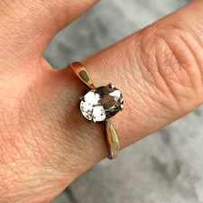 Gold morganite oval cut - ct,