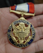 DISTINGUISHED SERVICE MEDAL