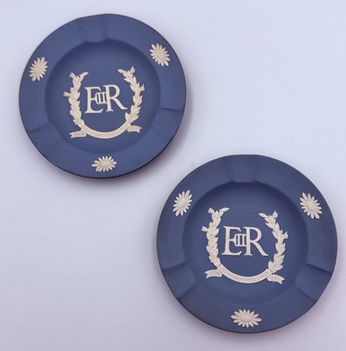 Pair wedgwood 1953 queen - pair,