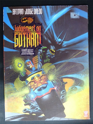 Batman judge dredd - batman/judge, dredd: