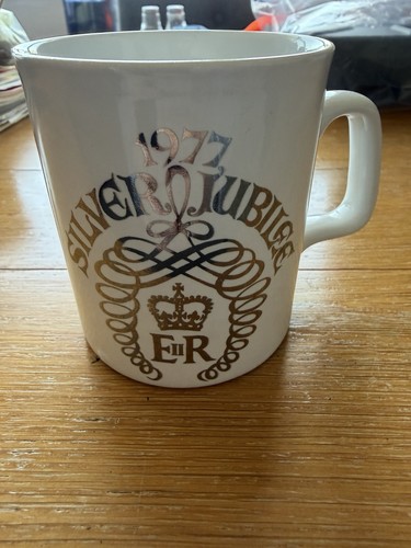 Queen elizabeth mug silver - queen,