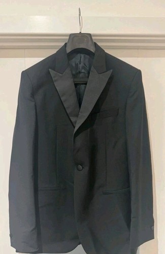 Tuxedo reiss worn once - -,