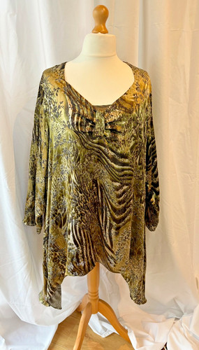 Sixteen 1647 bronze velvet - 1647,