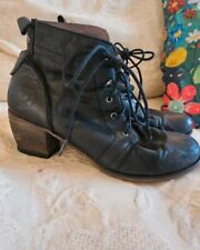 Red Or Dead Boots Size 37 #ListingsInLights 