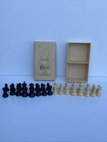 Staunton chess pieces vintage - staunton,