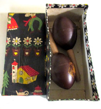 VINTAGE MARACAS - BAKELITE(?)