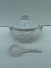 VINTAGE White Ceramic Gravy