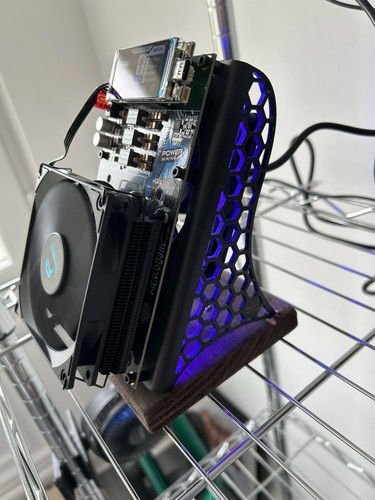Nerdqaxe black edition - black, –