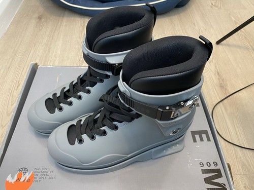 Them 909 aggressive skates - 909,