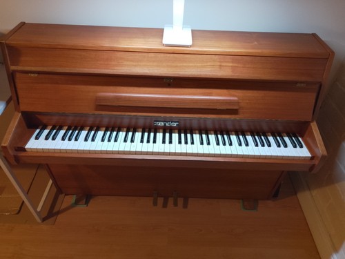 Zender upright piano great - upright,