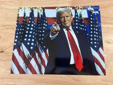 DONALD TRUMP  8X10 SIGNED