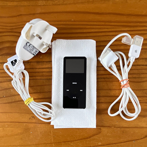 Apple ipod nano 3rd gen - apple, 4gb