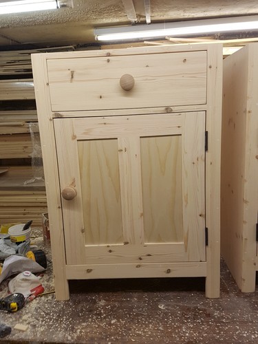 Freestanding solid wood - solid,
