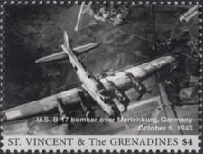 WWII 1943 Boeing B-17 FLYING FORTRESS Bomber Aircraft Stamp (2017 St Vincent)