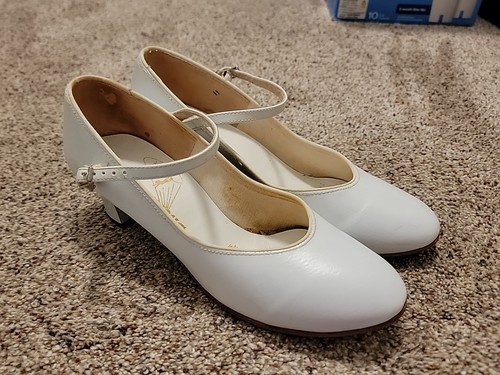Vintage chorus line white - line,